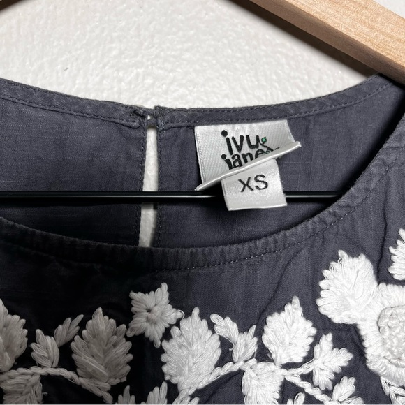 Ivy Jane Women Top XS Gray Embroidered Peasant Boho Cottagecore 100% Cotton - Picture 2 of 10